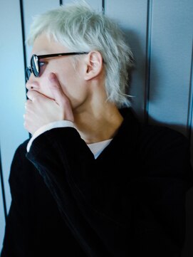 サンディーズバーバーショップ(Sandees) ホワイトブリーチウルフ