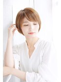 大人可愛いショートボブスタイル