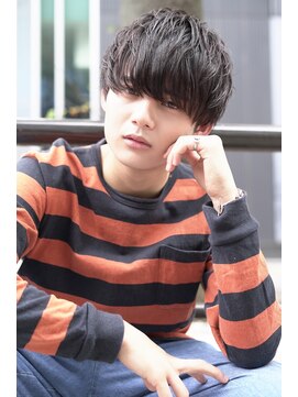 ジョエミバイアンアミ(joemi by Un ami) (joemi 新宿)黒髪マッシュ 束感マッシュ 重めマッシュ 近江