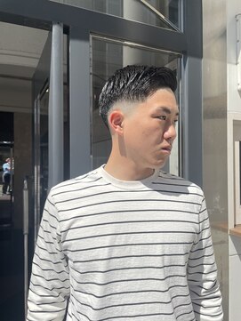 メリケンバーバーショップ フクオカ(MERICAN BARBERSHOP FUK) 清潔感本格フェード刈り上げかきあげ