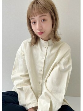 ソヨン 奈良店(SOYON) 肩下外ハネ レイヤー オン眉  ハイトーン