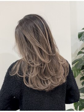 エーケイ(AK) レイヤーカット×バレイヤージュ