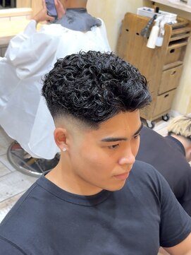 グルーマーズトウキョウ(GROOMER/S TOKYO) アーバンカール　宮城リョータ　オールバック　フェード　パーマ