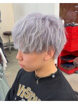 リップス 吉祥寺店 (LIPPS)&nbsp;ホワイトシルバーカラーツーブロ前下がりナチュラルマッシュ