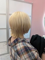 ビンナ(BINNA)&nbsp;ホワイトブロンド×ウルフヘア