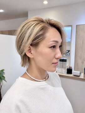 アズールサン 草加西口店(azule-sun) レイヤーボブ,白髪ぼかしデザインカラー,ベージュカラー【草加】