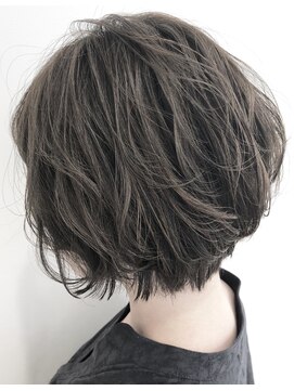 ラ ブレス 大阪梅田(LaBless) 振ってもおさまるフェミニンショーボブ♪ba084_1808_02