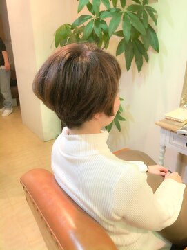 ファミーユ ヘア(Famille Hair) 乾かすだけでOK！絶壁カバーもできちゃう大人女性ショートボブ