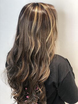 アース コアフュールボーテ ふじみ野店(EARTH coiffure beaute) コントラストハイライトカラー