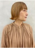 前髪ぱつん×切りっぱなしベージュボブ