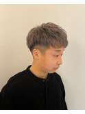 ホワイトベージュ ハイトーン刈り上げマッシュショート