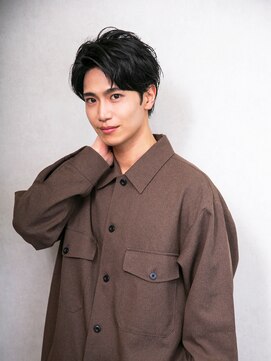 ララルーモ(LaLarOomo) 王道黒髪センターパート×束感ニュアンスパーマ