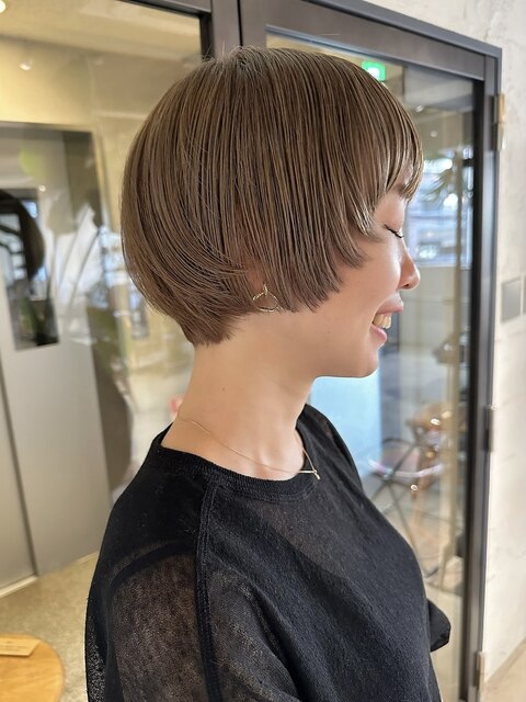 MALIBU マリブ 人毛MIX グレーヘアー白髪60％ 軽やかマッシュショート  