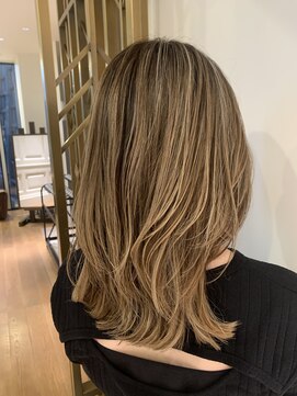 プラスシー(+C) 赤みが出にくい地毛ハイライトカラー/外国人風カラー