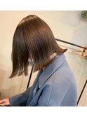 ぱつっとミディ×グレージュ