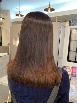 ヴィサージュバスク(VISAGE ba.s.k) 朝のお手入れを楽に!『美髪矯正』