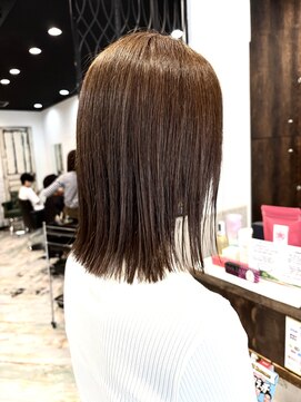 リノナ(Linona) ロングショートワンカールパーマカーキグレージュ前髪錦糸町