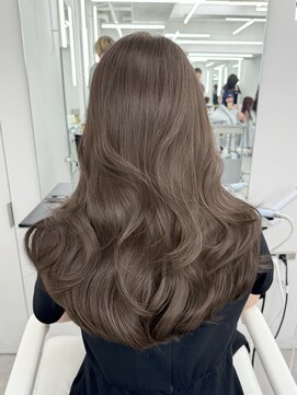 アマトウキョウスマートサロン(AMA TOKYO×Smart Salon) ヘーゼルベージュ　ブリーチなし　レイヤーカット　海外風