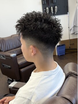 バタクラン(BATACLAN) ピンパーマ/フェード/フェザーアップ/バーバー/眉毛/メンズ