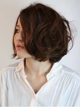 40種類以上のトリートメントの中から、髪のダメージ・状態を見極めてお客様一人一人に合ったものを厳選！