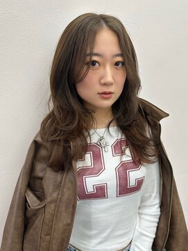 ダズリングディア(Dazzling Deer) オリーブベージュ／透明感カラー／レイヤーカット／ミディアム