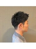 アップバングで爽やか刈り上げスタイル