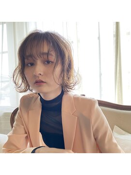 ロッソ(rosso) 柔らかい質感のベージュカラー