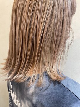 フレイムス 那覇新都心店(Frames) ハイトーン外ハネボブ/ケアブリーチミルクティーヘアカラー