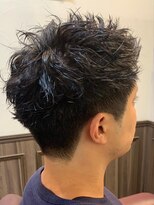 ミリオンバックス 神田店(Million Bucks)&nbsp;スパイキーショート/スペインカール<理容室>[メンズ/床屋/神田]
