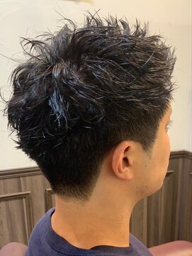 ミリオンバックス 神田店(Million Bucks) スパイキーショート/スペインカール<理容室>[メンズ/床屋/神田]