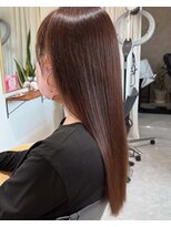 コム(KOMU) 派手すぎないツヤピンク