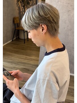 ホワイト(White) ハイトーンナチュラルカラー