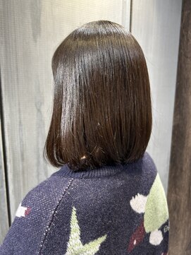 ロナロナ 髪質改善　大人伸ばしかけボブ