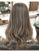 リズ オブ ヘアー(Lis of hair) グレージュ☆ハイライト