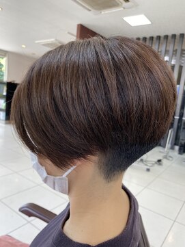 ベランダ ヘア 大人ショートボブ