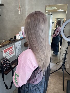 リエンス(RIENS) 【RIENS】ハイトーンベージュ×山本優舞