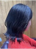 黒髪くびれミディアムボブ