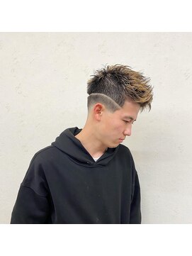 髪屋 スキンフェードスタイル【ラインで個性的UP】