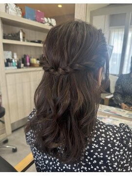 ヨロ(YoLo.) ニュアンスハーフアップ