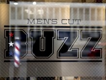 バズ(BUZZ)の雰囲気（床屋といえばこのカラー！アメリカンバーバーをイメージ。）
