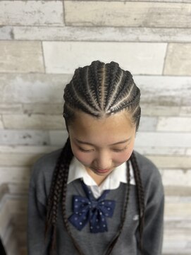 ビューティーサロンワタナベ 本店 コーンロウフル8本