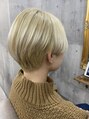 ヘブンリー(heavenly) ホワイトベージュのハンサムショートスタイルでWブリーチ必須
