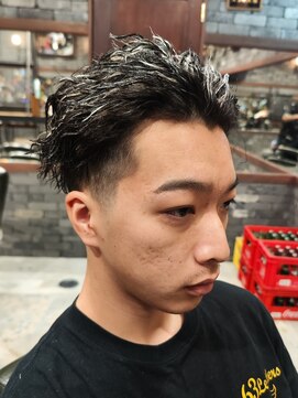 スリーセント 栄(3/cent) ツイストパーマ/メッシュキャップ/フェードカット