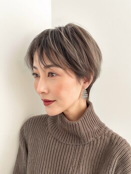 フォリア(Foria)の写真/【白髪は“隠す”から“魅せる”へ】透明感を叶えるグレイカバー&ハイライトで自然な立体感とニュアンスを