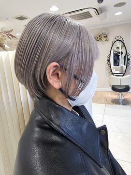 アッシュ 二俣川南口店(Ash) ◆シルバー・グレー/ショート/ダブルブリーチ