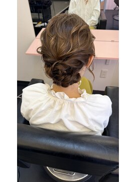 ミミーヘア(33hair) ゆるふわシニヨン