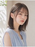 愛されミディアムボブ　透明感アッシュグレー×シースルーバング