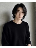 自分に似合うウルフヘアを探している男性へ/新宿駅
