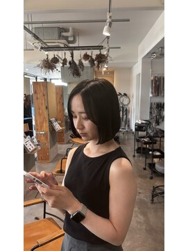 トテ(tote.) オリーブグレージュ/寒色/ボブ/黒染め