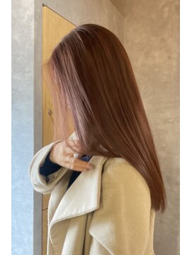 ピンクベージュ